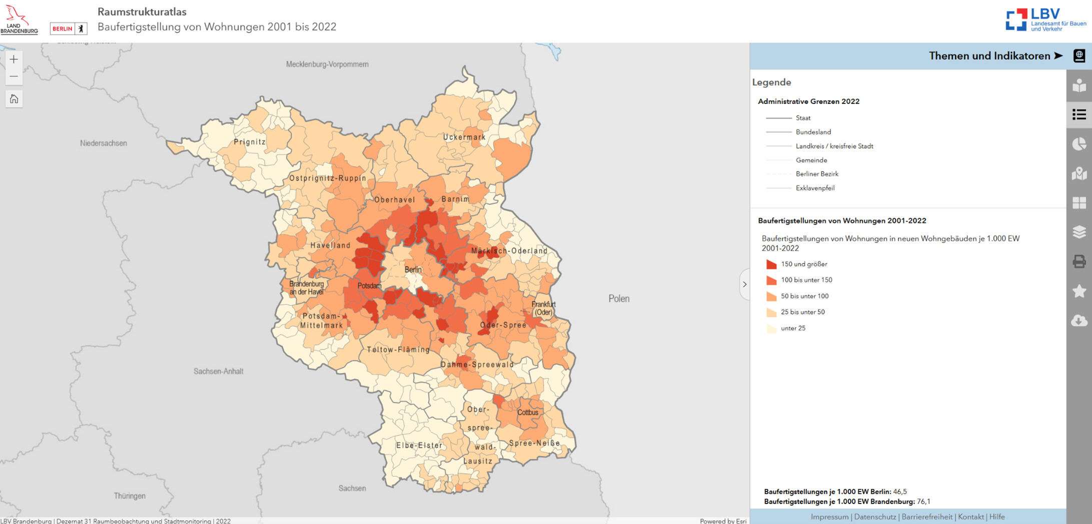 Ausschnitt einer Karte des Landes Brandenburg mit farblicher Darstellung der Baufertigstellung von Wohnungen zwischen 2001 und 2022; stärkere Bautätigkeit rund um Berlin hervorgehoben.