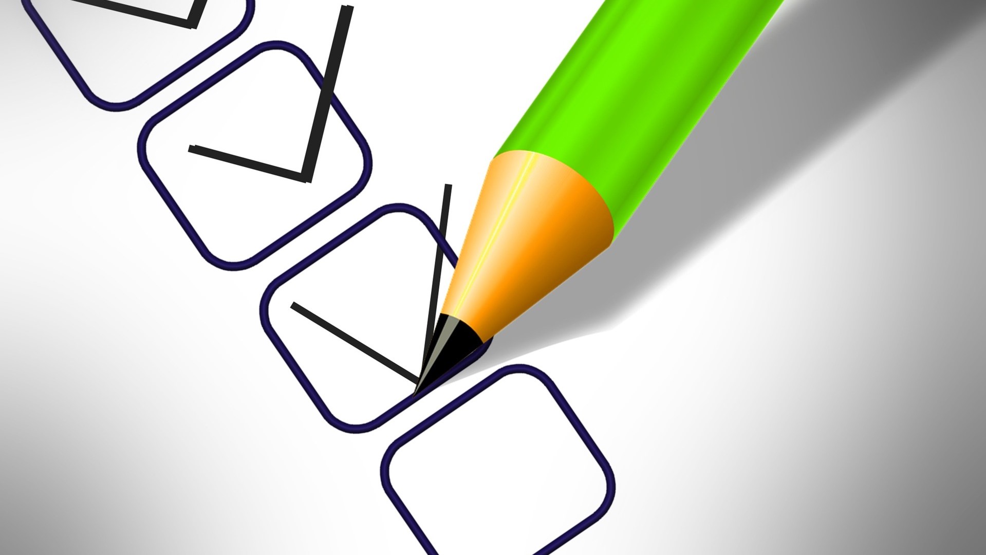 grüner Stift setzt in zwei Kästchen einen Haken