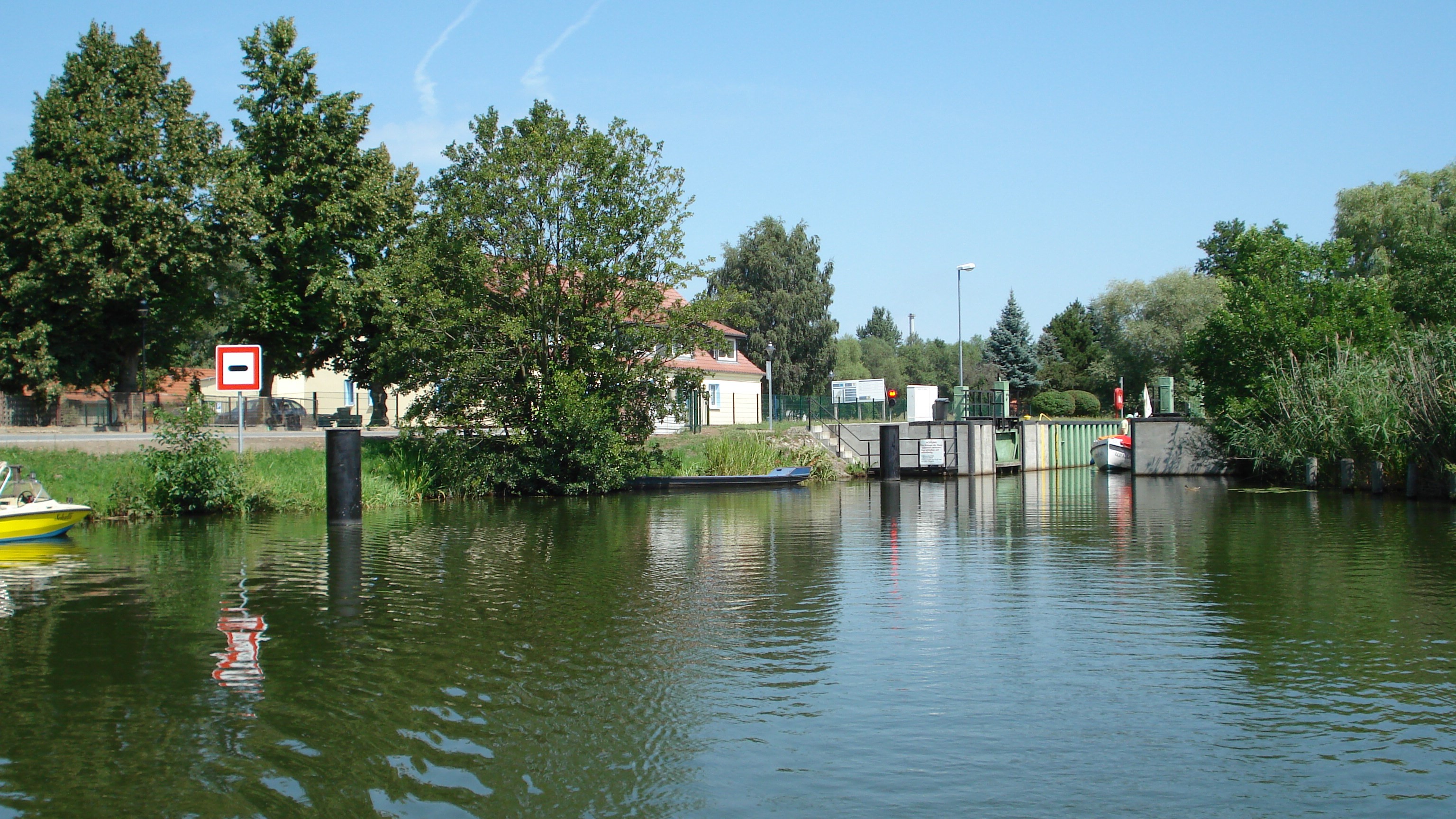 Bild: Ausfahrt aus einer Schleuse