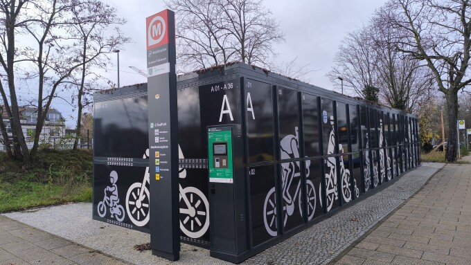 Falkensee Fahrradboxen am Bahnhof Bild 1